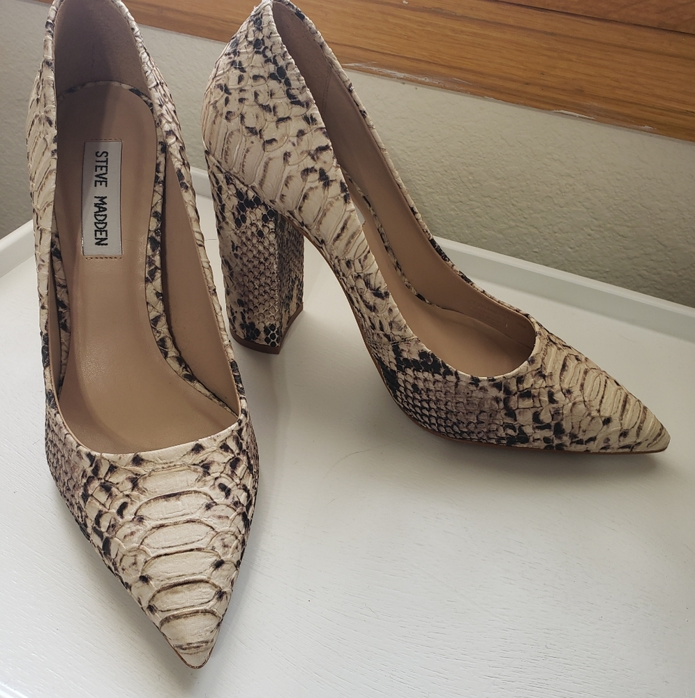 Steve Madden Snake Skin Block Heels Sz 8